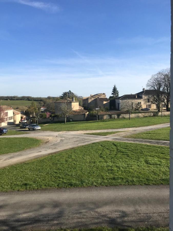 Charmant Studio Meuble Montignac-Charente Екстериор снимка